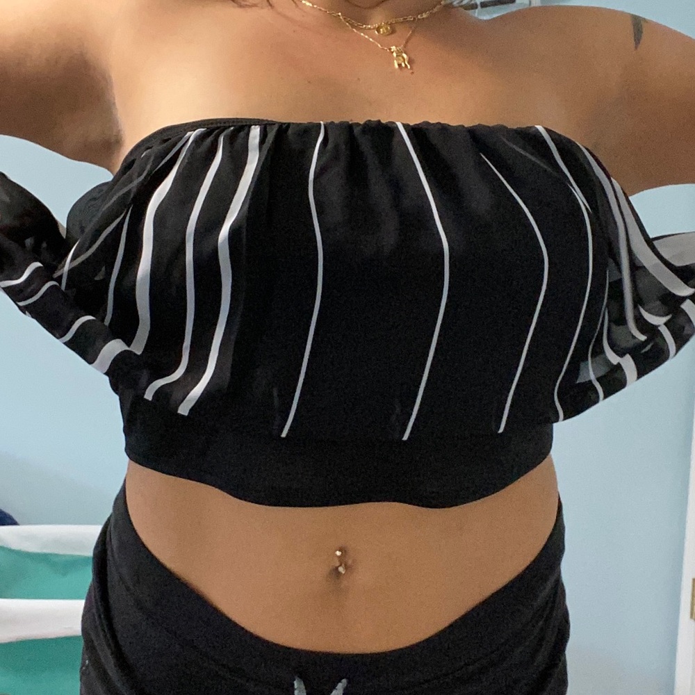 Flowy stripped crop top